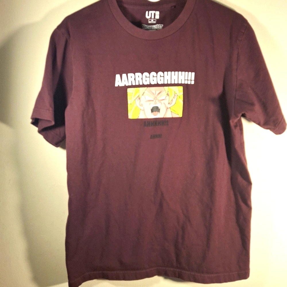 UT UNIQLO Men's Burgandy Short Sleeve Crew Neck Dragonball Z ARHHHHHH Tee Size M